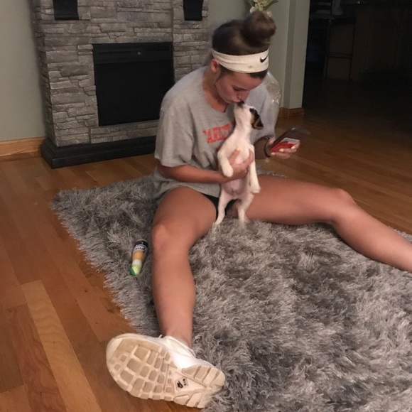 Meet your Posher, Casey - Picture 3 of 7